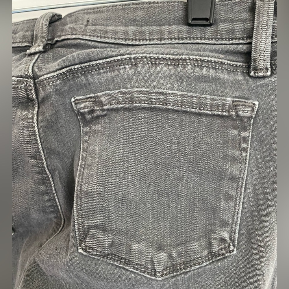 J Brand-skinny leg. Grey jeans, size 26. - Picture 6 of 6